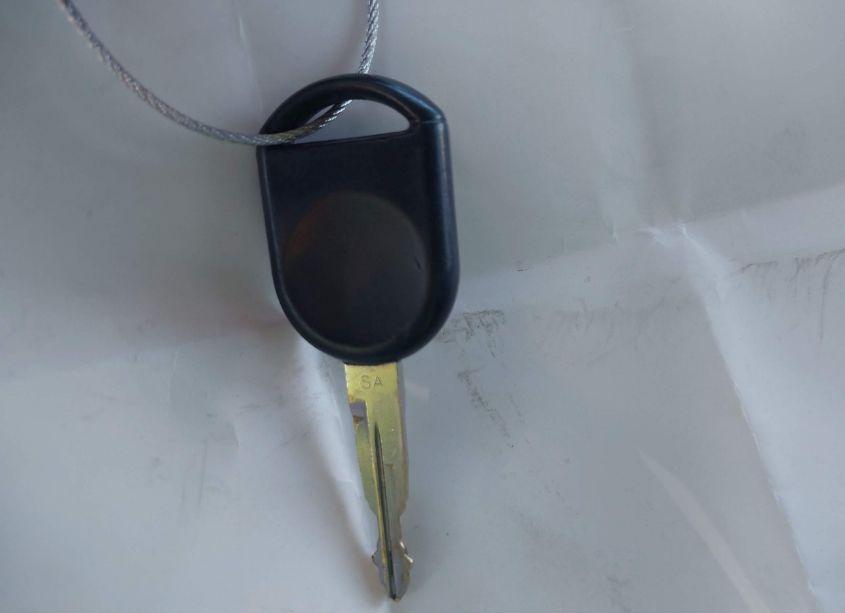 Photo 11 of 2005 Ford Escape XLT (VIN 1FMYU03175KB37522)