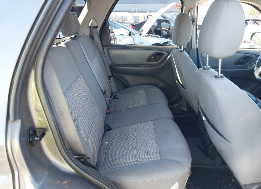 Photo 8 of 2005 Ford Escape XLT (VIN 1FMYU03175KB37522)