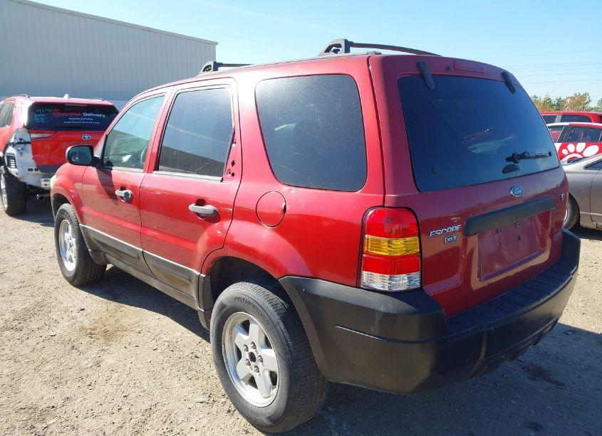 Photo 3 of 2007 Ford Escape (VIN 1FMYU03177KA26410)