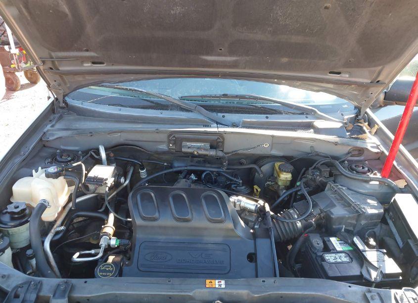 Photo 10 of 2003 Ford Escape XLT (VIN 1FMYU03183KC26268)