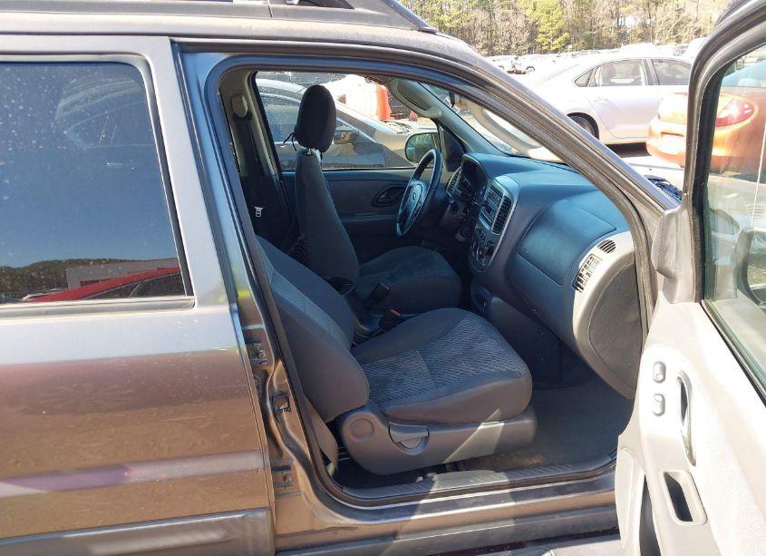 Photo 5 of 2003 Ford Escape XLT (VIN 1FMYU03183KC26268)