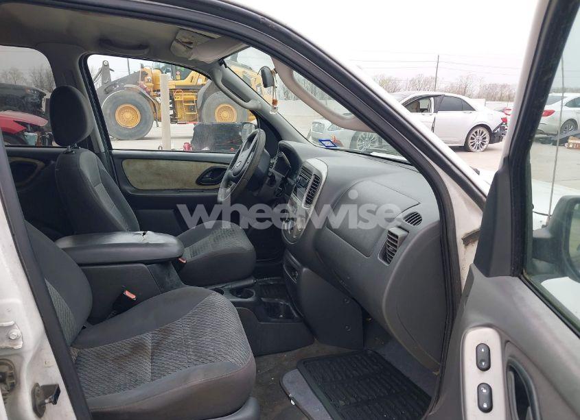 Photo 5 of 2003 Ford Escape XLT (VIN 1FMYU03183KE17382)