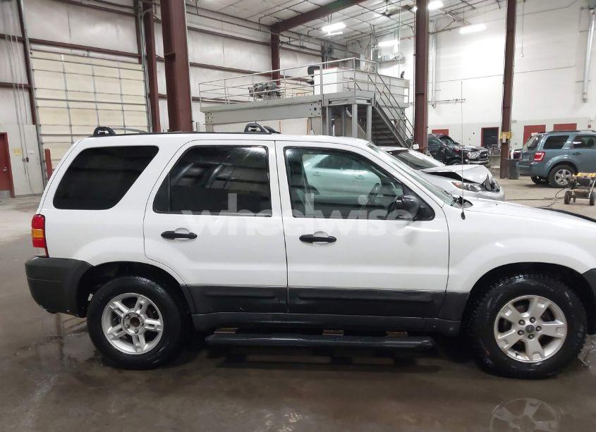Photo 13 of 2005 Ford Escape XLT (VIN 1FMYU03185KA57582)