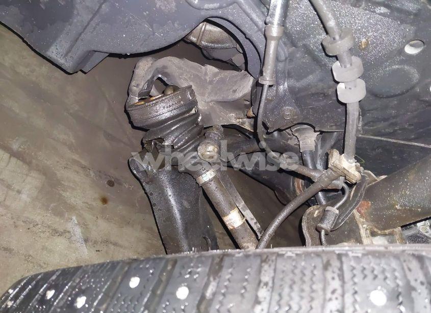 Photo 17 of 2005 Ford Escape XLT (VIN 1FMYU03185KA57582)