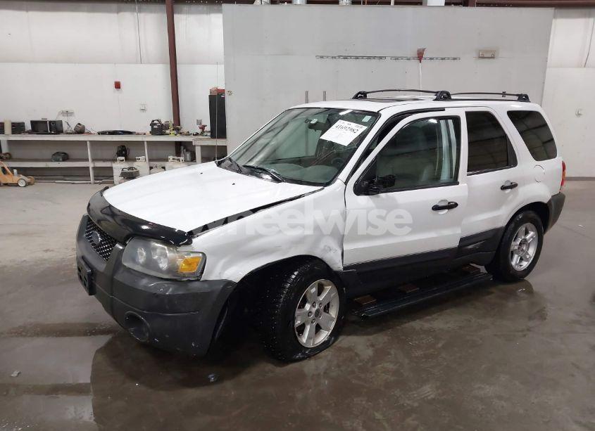 Photo 2 of 2005 Ford Escape XLT (VIN 1FMYU03185KA57582)