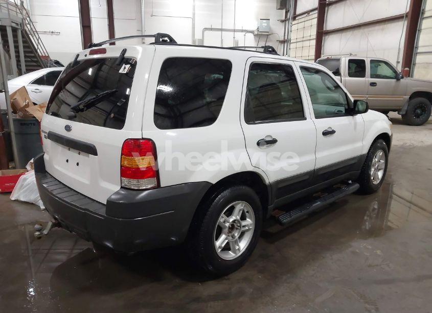 Photo 4 of 2005 Ford Escape XLT (VIN 1FMYU03185KA57582)