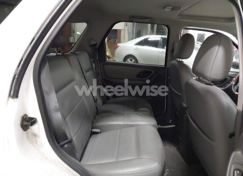 Photo 8 of 2005 Ford Escape XLT (VIN 1FMYU03185KA57582)