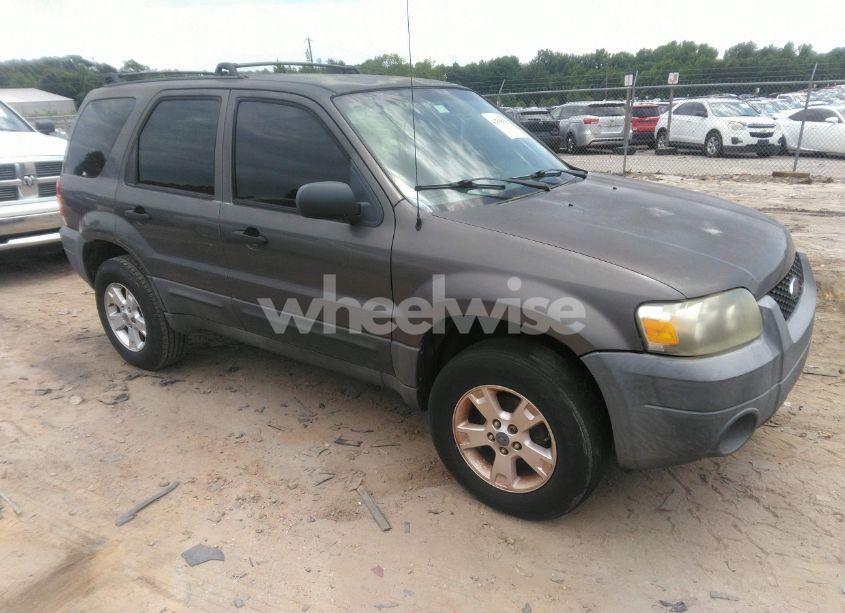 2005 Ford Escape XLT (VIN 1FMYU03185KB31812) main photo