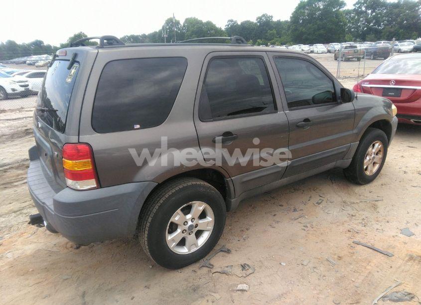 Photo 4 of 2005 Ford Escape XLT (VIN 1FMYU03185KB31812)