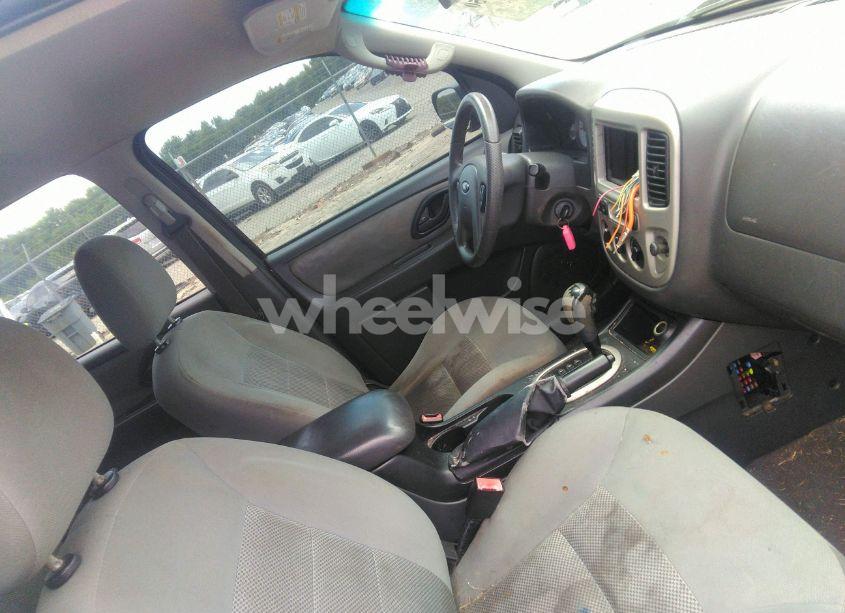 Photo 5 of 2005 Ford Escape XLT (VIN 1FMYU03185KB31812)