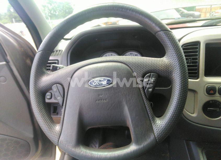 Photo 6 of 2005 Ford Escape XLT (VIN 1FMYU03185KB31812)
