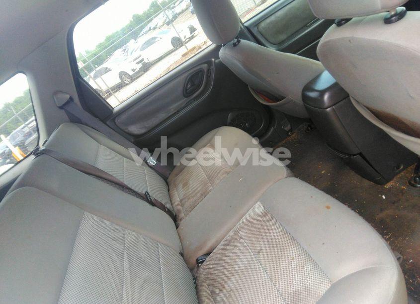 Photo 8 of 2005 Ford Escape XLT (VIN 1FMYU03185KB31812)