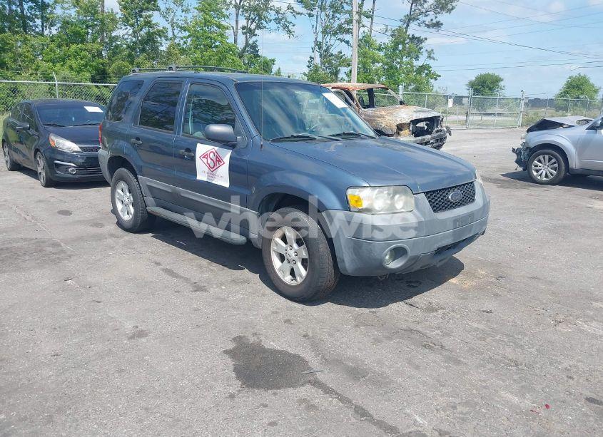 2005 Ford Escape XLT (VIN 1FMYU03185KB65040) main photo