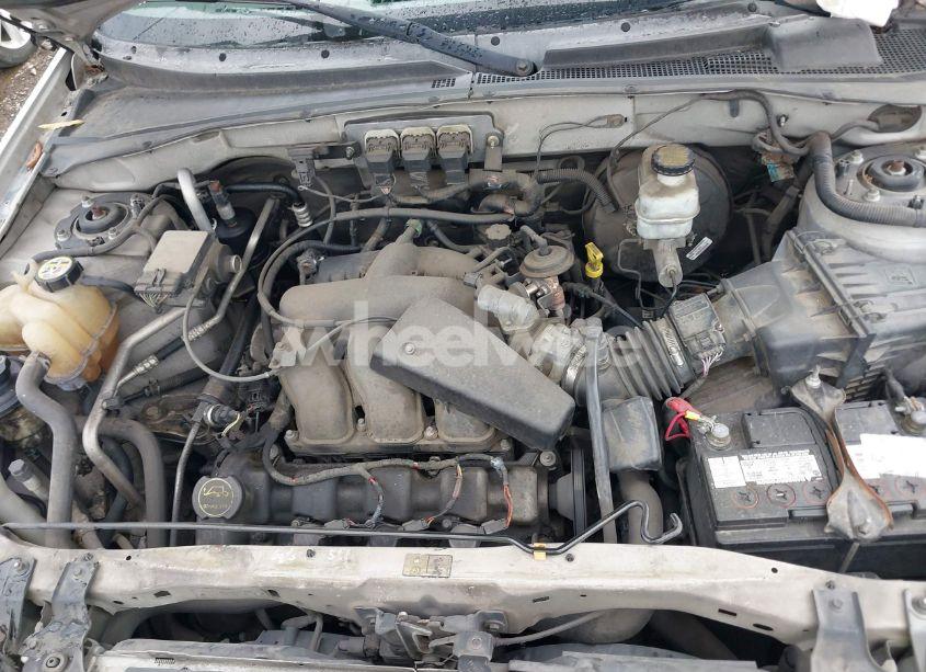 Photo 10 of 2005 Ford Escape XLT (VIN 1FMYU03185KE08782)