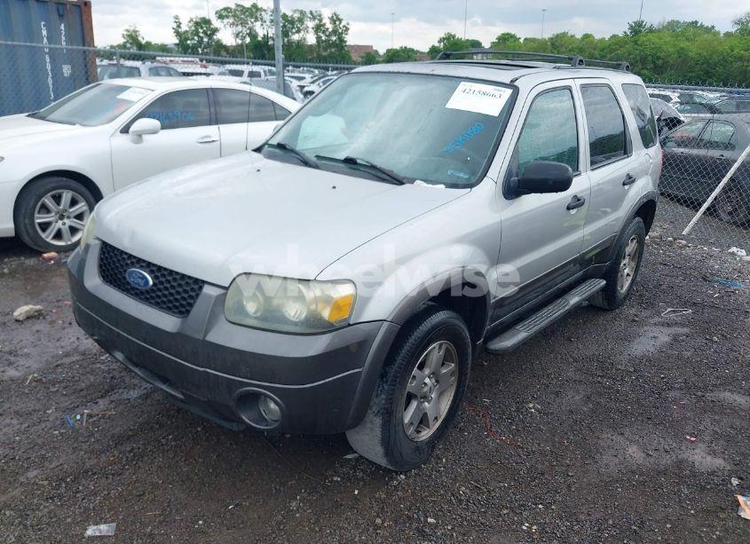 Photo 2 of 2005 Ford Escape XLT (VIN 1FMYU03185KE08782)