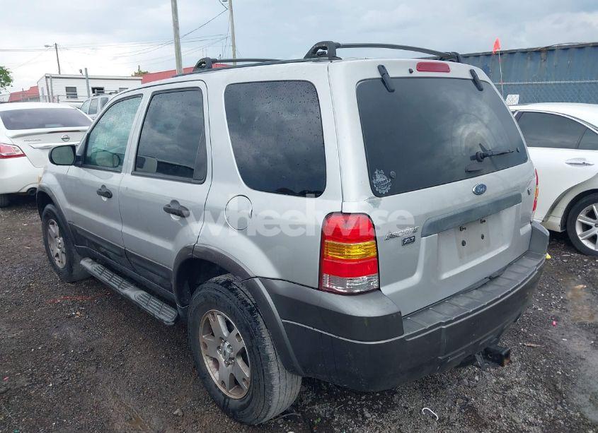 Photo 3 of 2005 Ford Escape XLT (VIN 1FMYU03185KE08782)