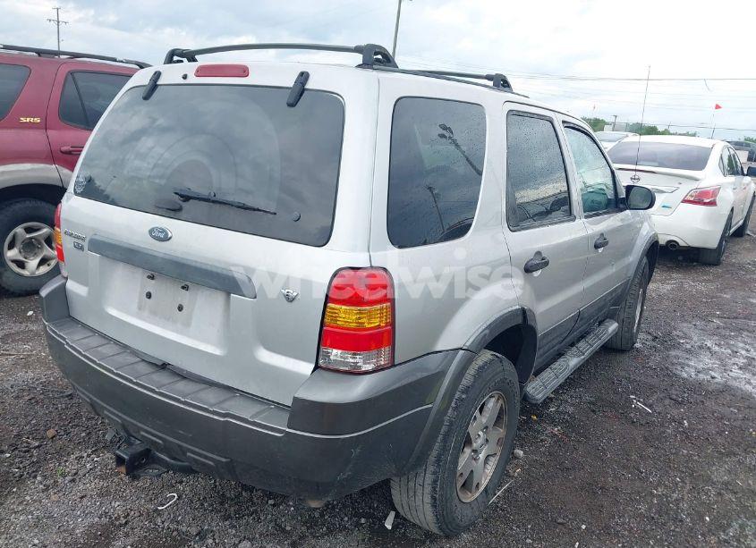 Photo 4 of 2005 Ford Escape XLT (VIN 1FMYU03185KE08782)