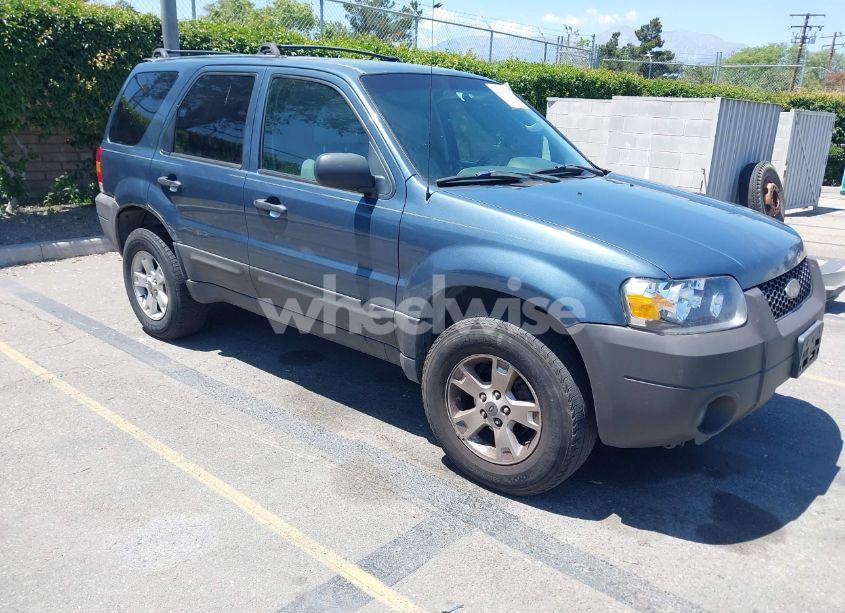 2005 Ford Escape XLT (VIN 1FMYU03185KE15974) main photo