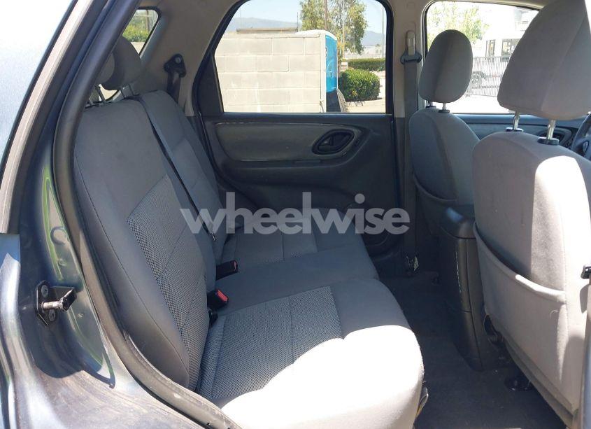Photo 8 of 2005 Ford Escape XLT (VIN 1FMYU03185KE15974)