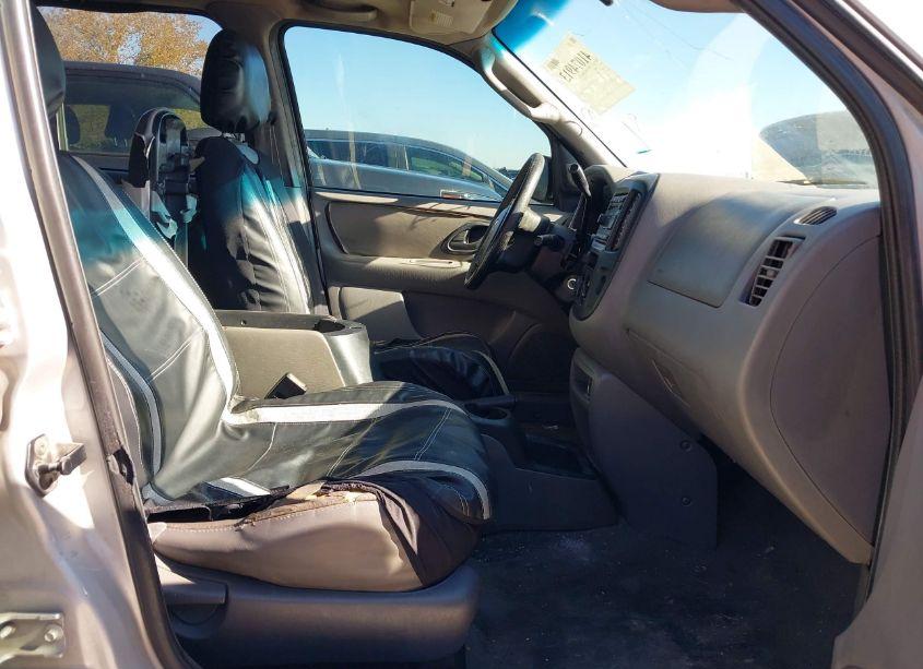 Photo 5 of 2002 Ford Escape XLT (VIN 1FMYU03192KA08547)