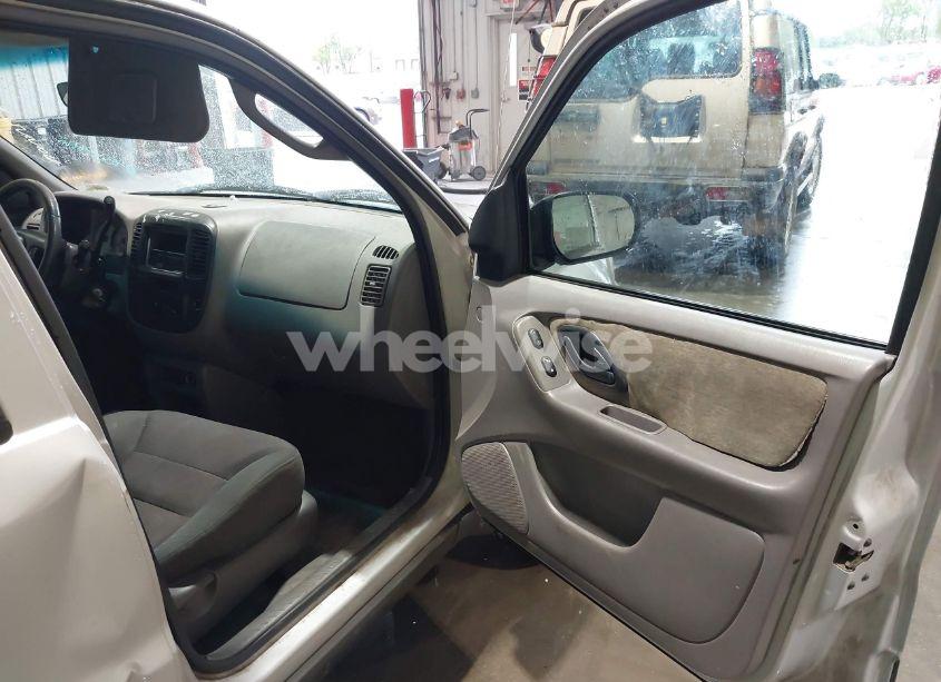 Photo 5 of 2002 Ford Escape XLT (VIN 1FMYU03192KA45582)