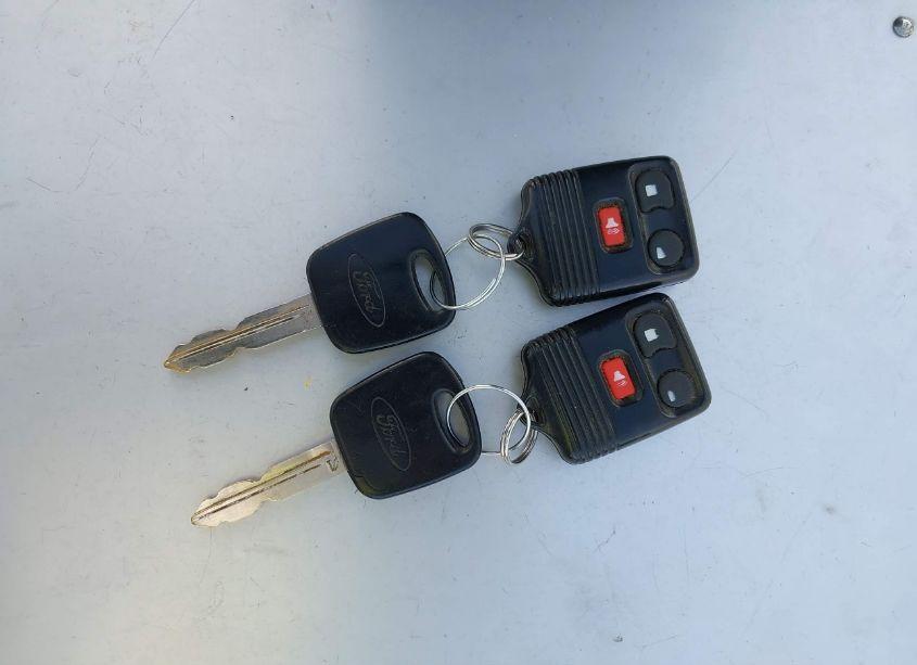 Photo 11 of 2002 Ford Escape XLT (VIN 1FMYU03192KB52714)