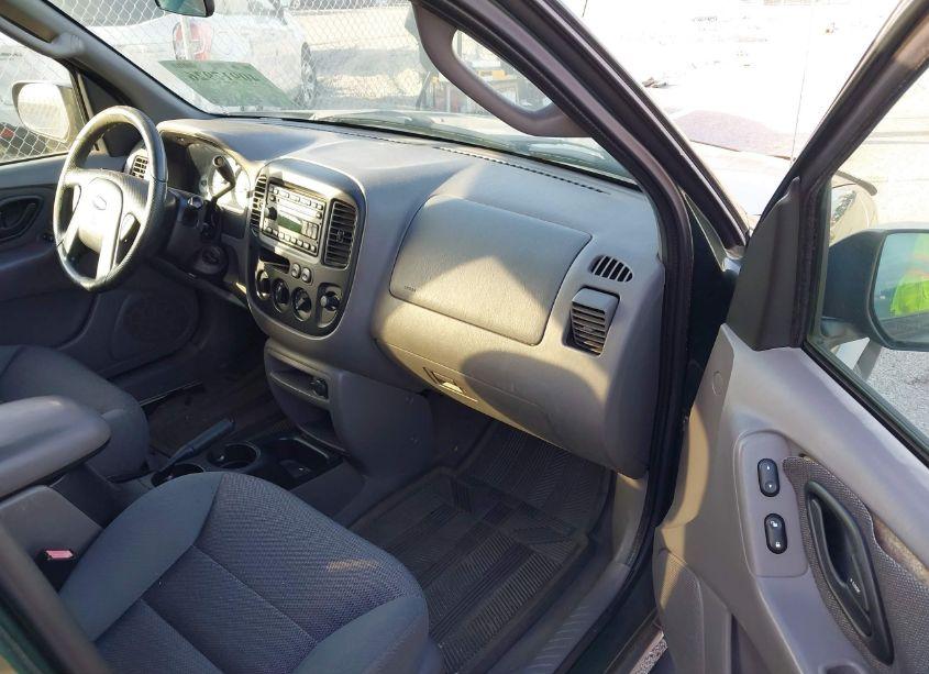 Photo 5 of 2002 Ford Escape XLT (VIN 1FMYU03192KB52714)