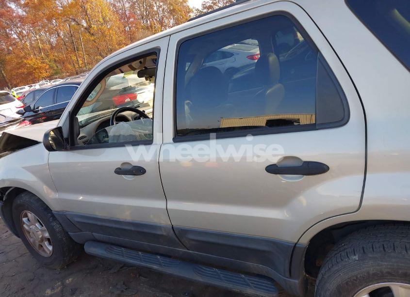 Photo 14 of 2004 Ford Escape XLT (VIN 1FMYU03194KB36757)
