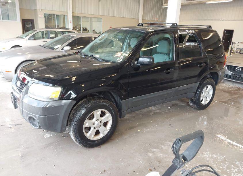Photo 2 of 2005 Ford Escape XLT (VIN 1FMYU03195KA63472)