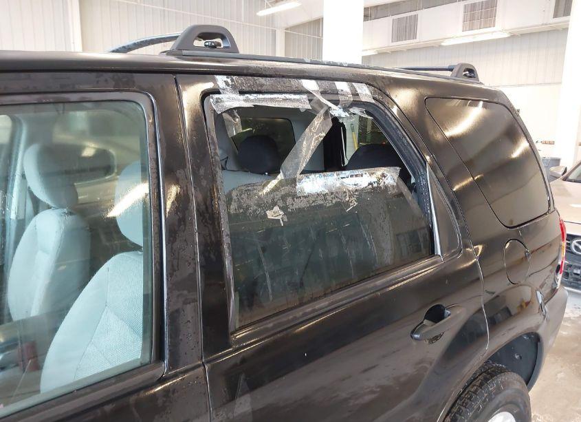 Photo 6 of 2005 Ford Escape XLT (VIN 1FMYU03195KA63472)