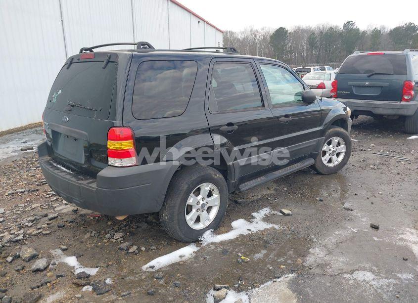 Photo 4 of 2005 Ford Escape XLT (VIN 1FMYU03195KA80529)
