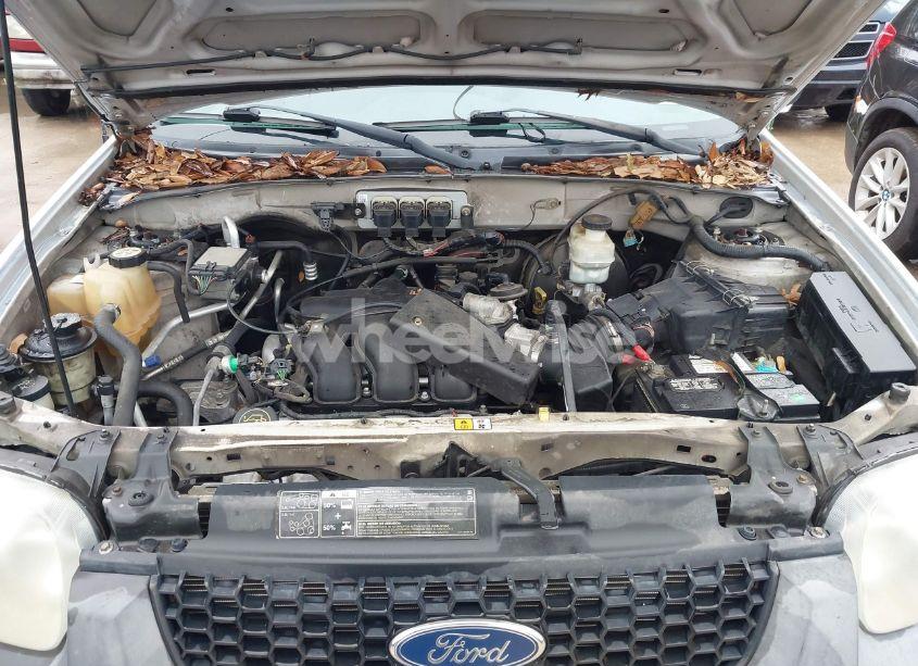 Photo 10 of 2005 Ford Escape XLT (VIN 1FMYU03195KB32483)