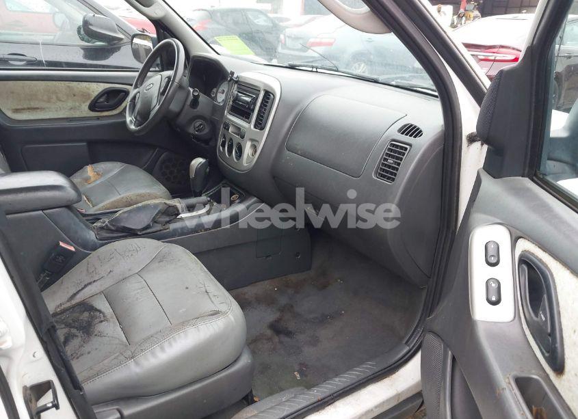 Photo 5 of 2005 Ford Escape XLT (VIN 1FMYU03195KB32483)