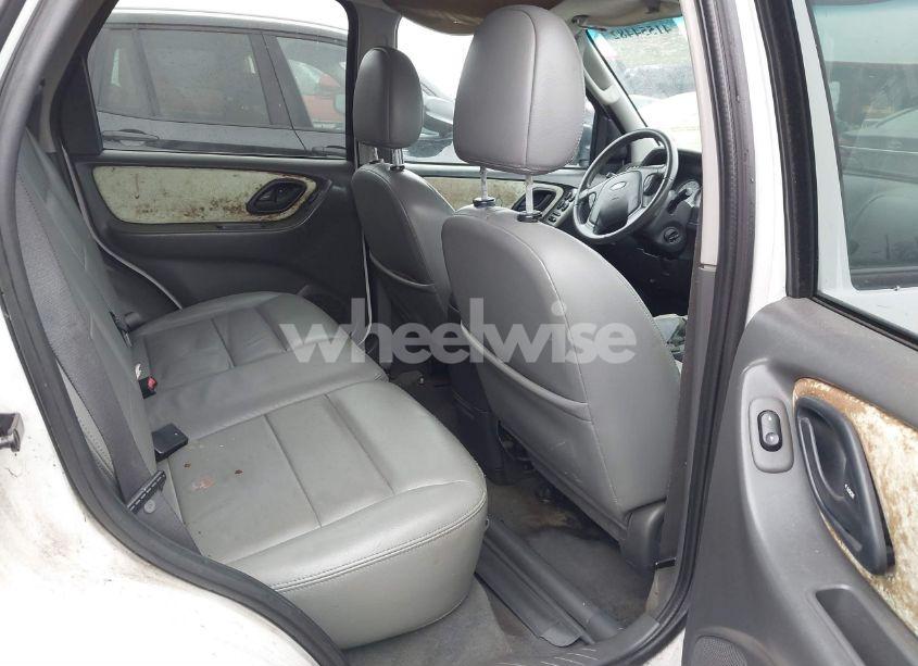 Photo 8 of 2005 Ford Escape XLT (VIN 1FMYU03195KB32483)