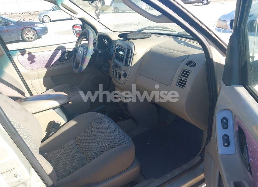 Photo 5 of 2003 Ford Escape XLT (VIN 1FMYU031X3KA73179)