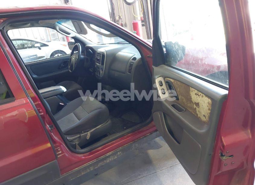 Photo 5 of 2004 Ford Escape XLT (VIN 1FMYU031X4KA86449)