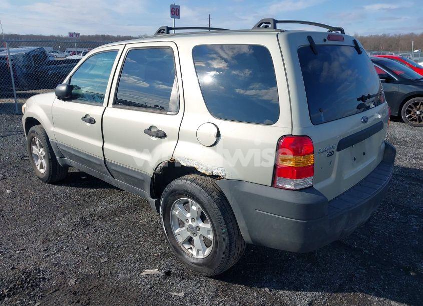 Photo 3 of 2005 Ford Escape XLT (VIN 1FMYU031X5KA06892)