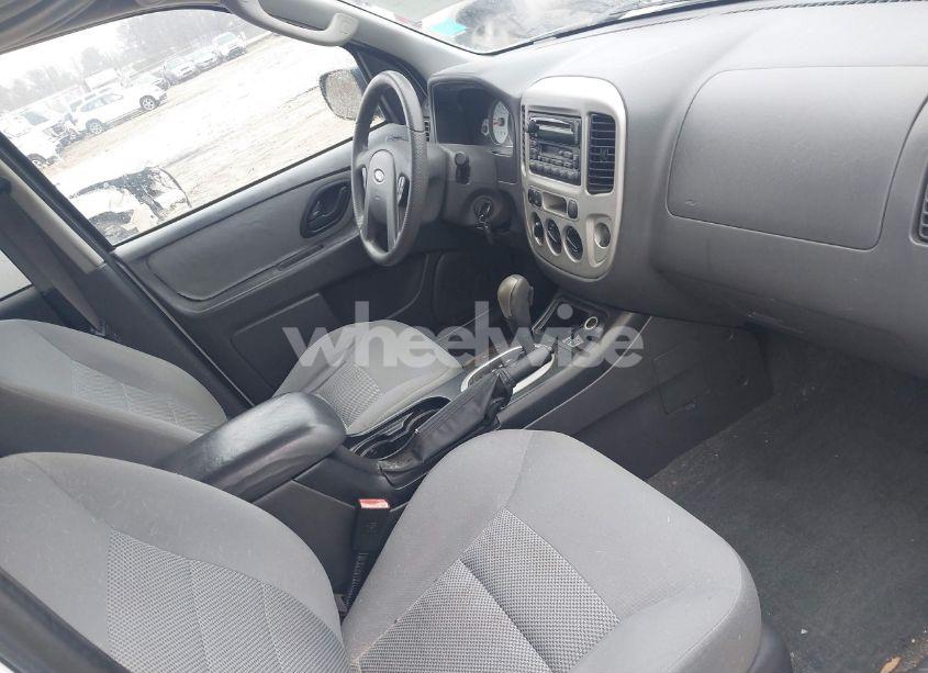 Photo 5 of 2005 Ford Escape XLT (VIN 1FMYU03Z55KE31989)