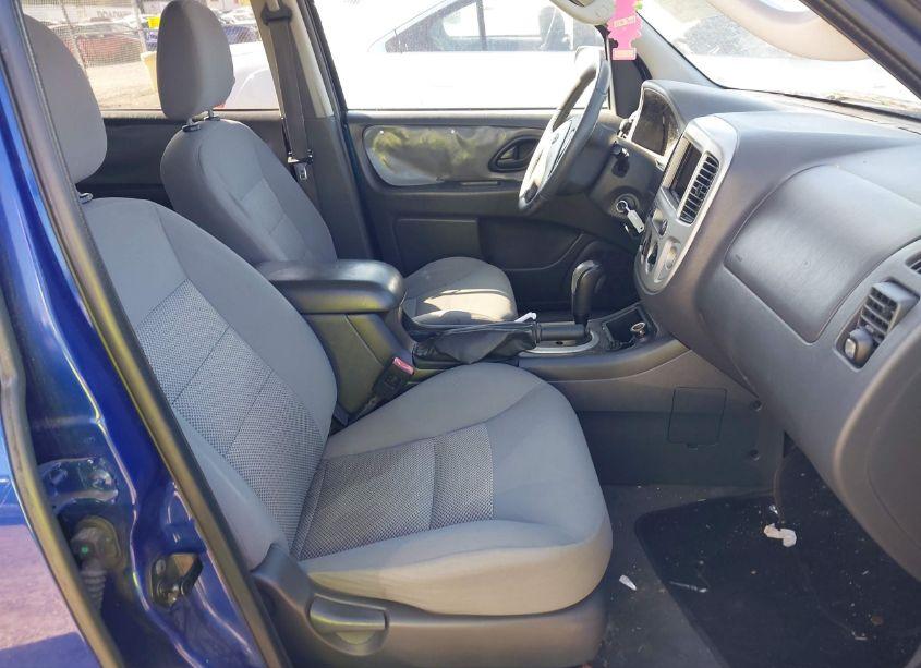 Photo 5 of 2005 Ford Escape XLT (VIN 1FMYU03Z75KB62569)