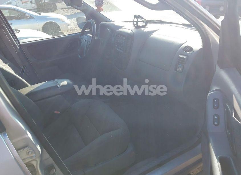 Photo 5 of 2002 Ford Escape XLT (VIN 1FMYU04112KB96320)