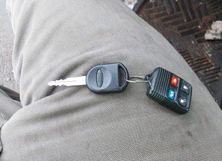 Photo 11 of 2005 Ford Escape LIMITED (VIN 1FMYU04115KD53431)