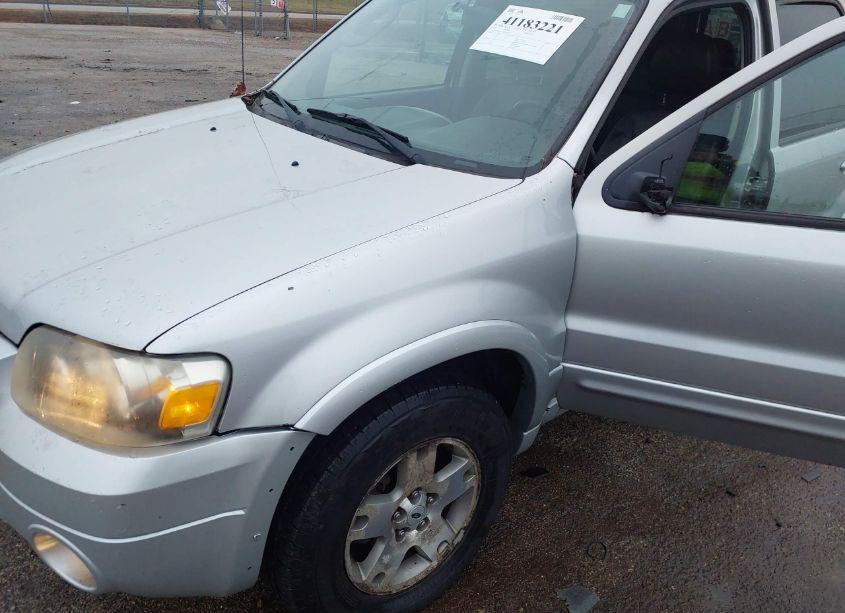 Photo 6 of 2005 Ford Escape LIMITED (VIN 1FMYU04115KD53431)