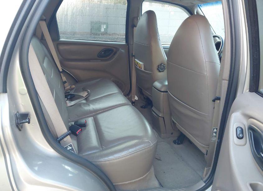 Photo 8 of 2001 Ford Escape XLT (VIN 1FMYU04121KB28817)