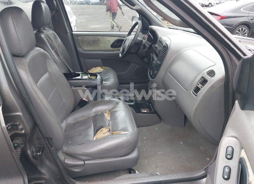 Photo 5 of 2002 Ford Escape XLT (VIN 1FMYU04122KC36937)