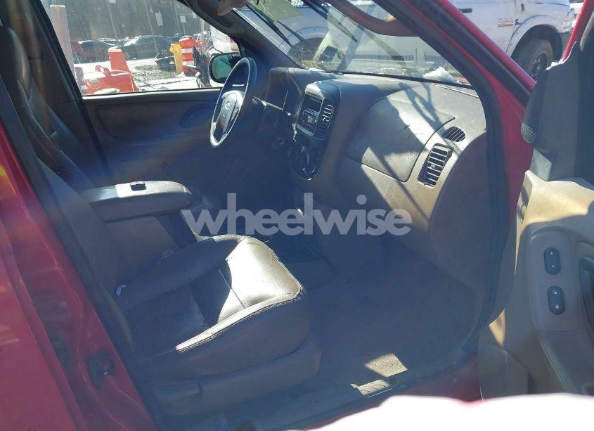 Photo 5 of 2001 Ford Escape XLT (VIN 1FMYU04131KB51488)