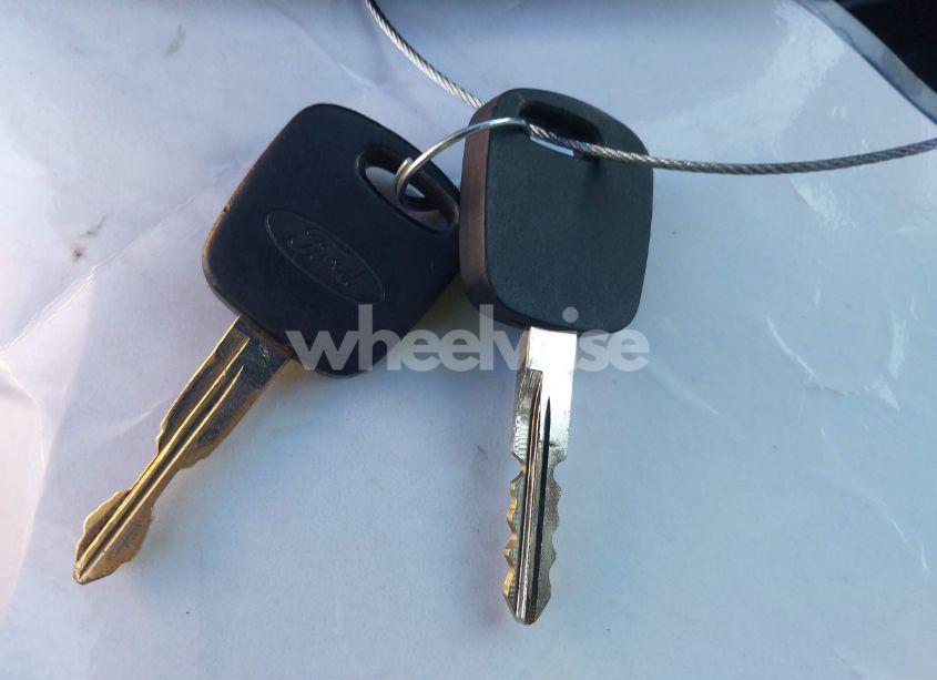 Photo 11 of 2002 Ford Escape XLT (VIN 1FMYU04132KA08090)