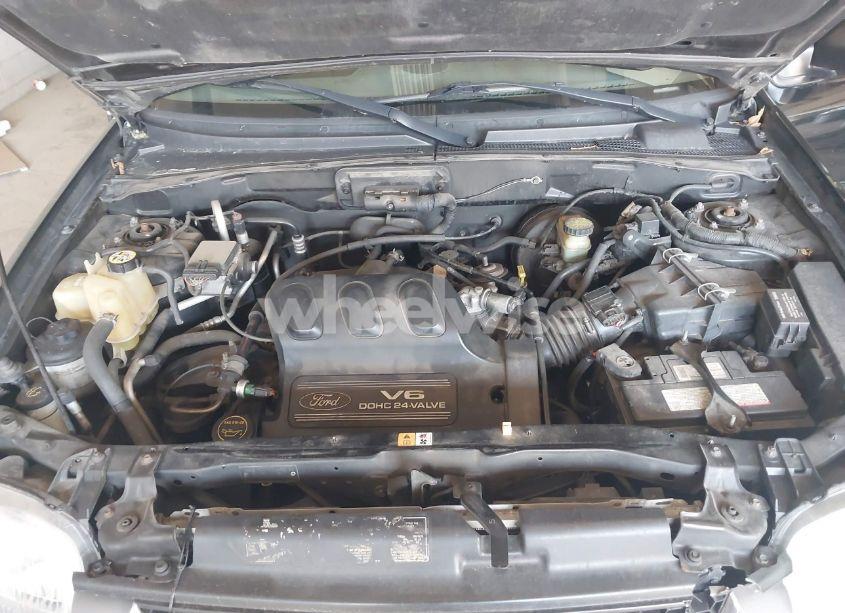 Photo 10 of 2002 Ford Escape XLT (VIN 1FMYU04142KB44597)