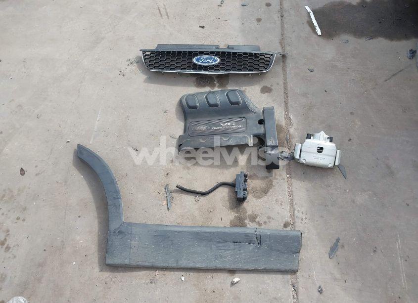 Photo 12 of 2001 Ford Escape XLT (VIN 1FMYU04151KE97154)