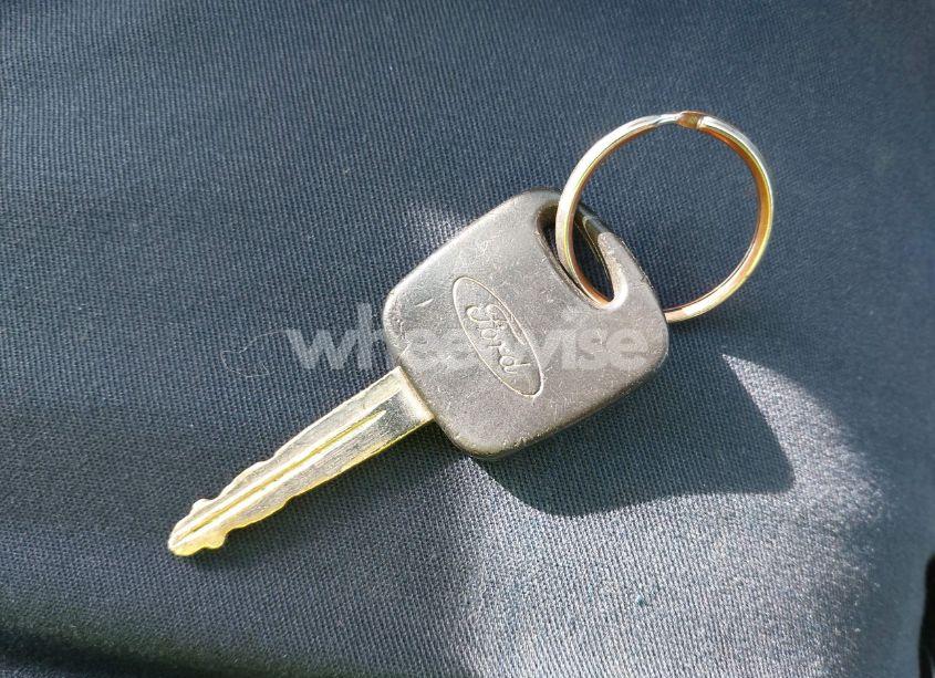 Photo 11 of 2001 Ford Escape XLT (VIN 1FMYU04151KF69759)