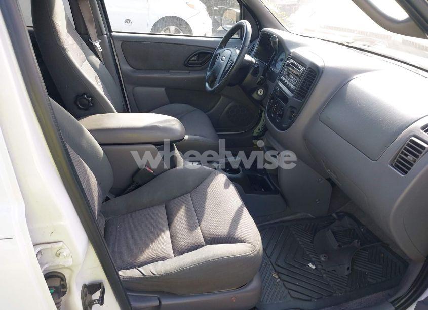 Photo 5 of 2001 Ford Escape XLT (VIN 1FMYU04151KF69759)